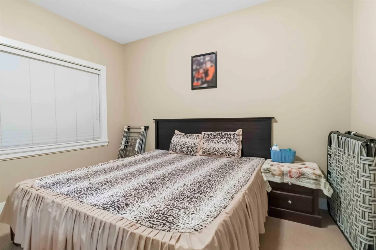 Powder Room Photo of 8546 Alexandra Street, Mission, BC