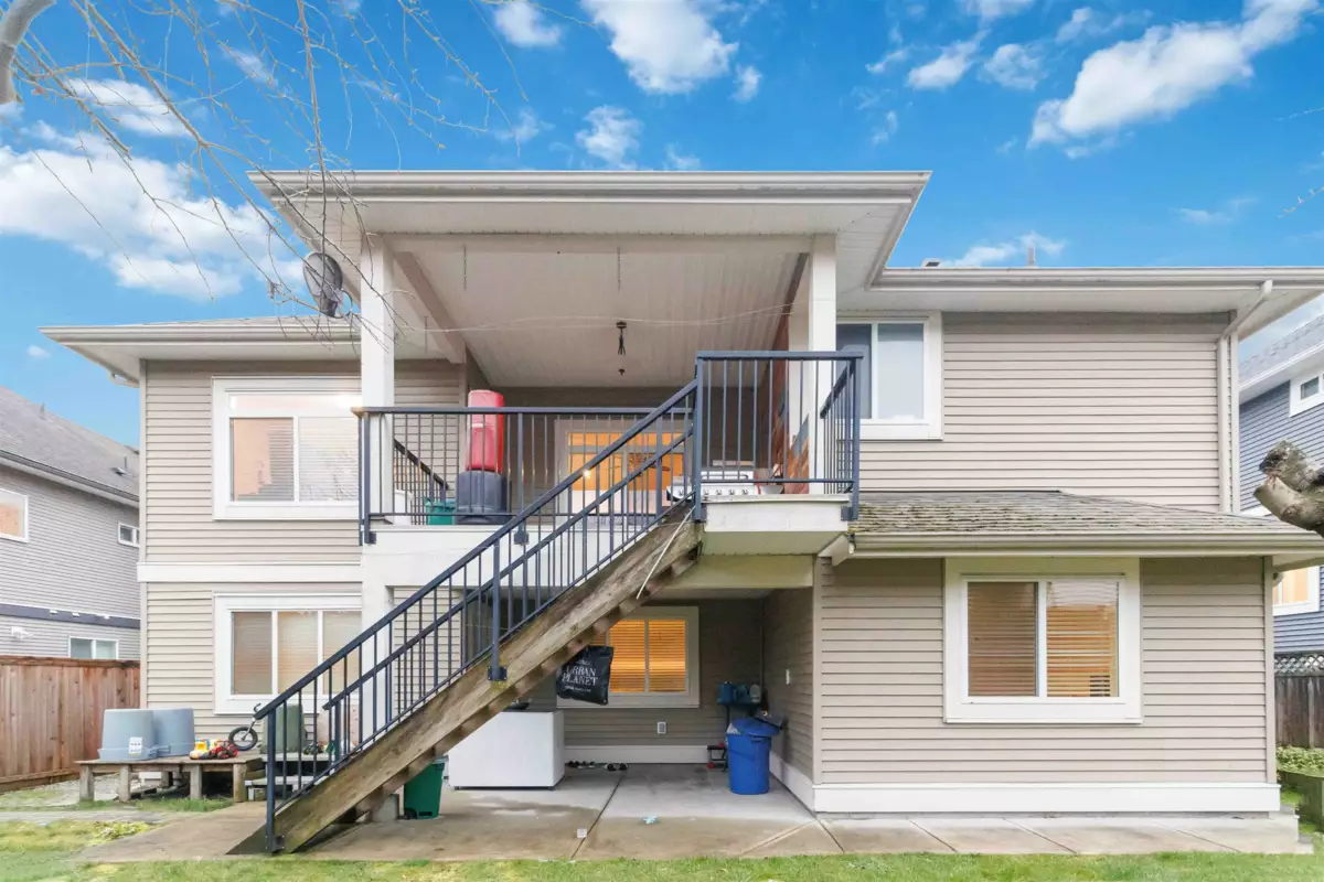 Staircase Photo of 8546 Alexandra Street, Mission, BC