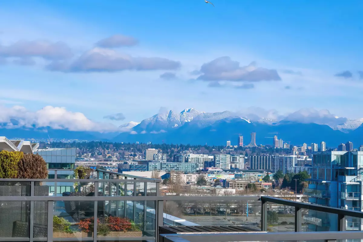 Hot Tub / Spa Photo of PH6 7988 Ackroyd Road, Richmond, BC