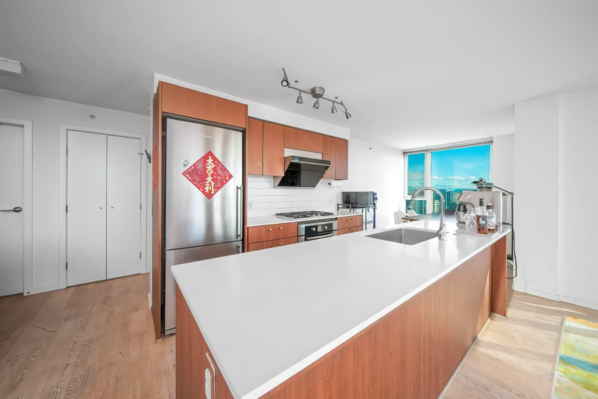 Walk-In Closet Photo of PH6 7988 Ackroyd Road, Richmond, BC