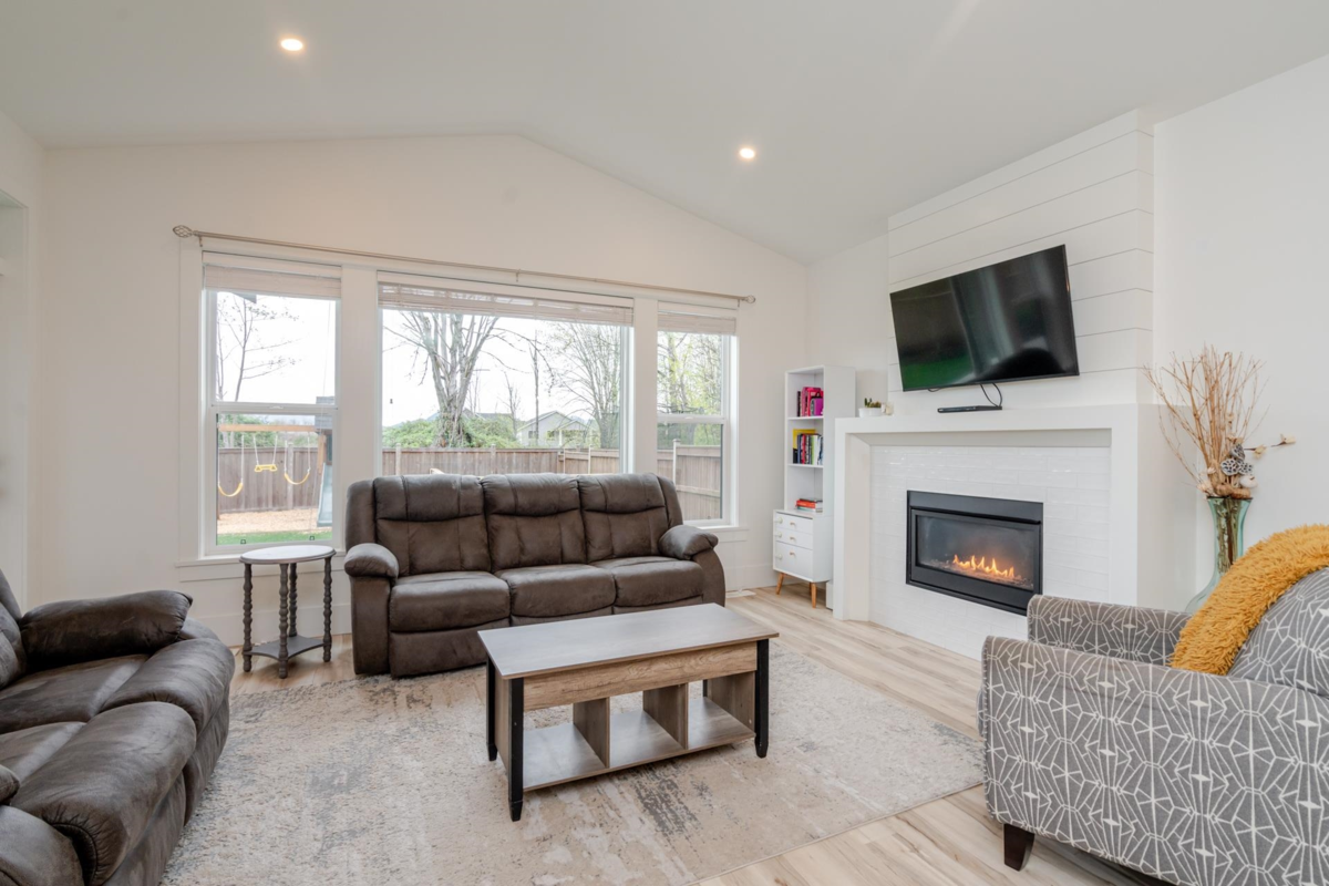 Kitchen Island Photo of 68 46211 Promontory Road, Chilliwack, BC