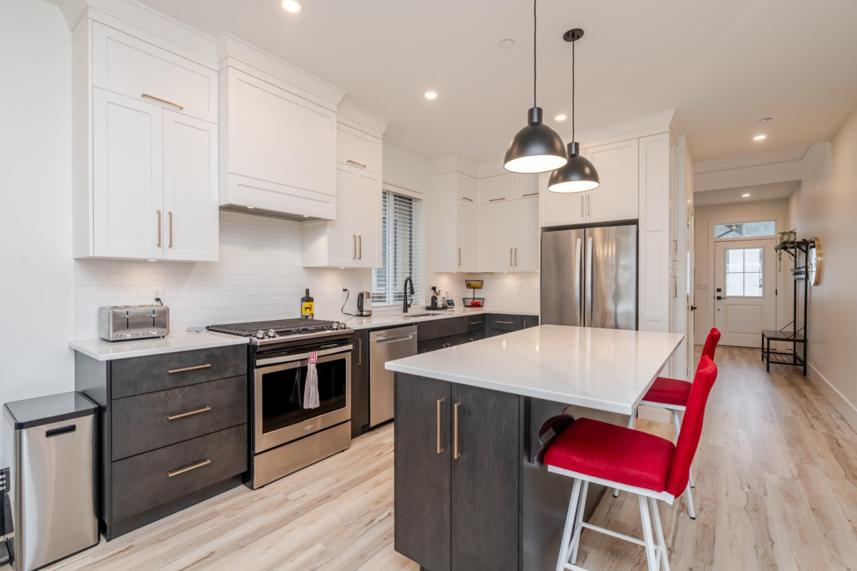 Walk-In Closet Photo of 68 46211 Promontory Road, Chilliwack, BC