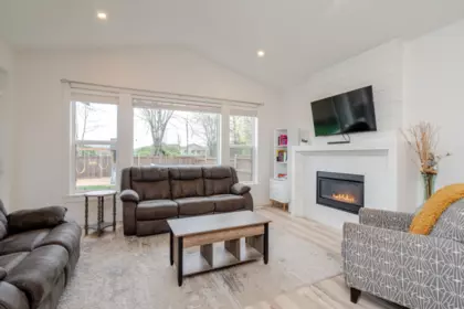 Kitchen Island Photo of 68 46211 Promontory Road, Chilliwack, BC