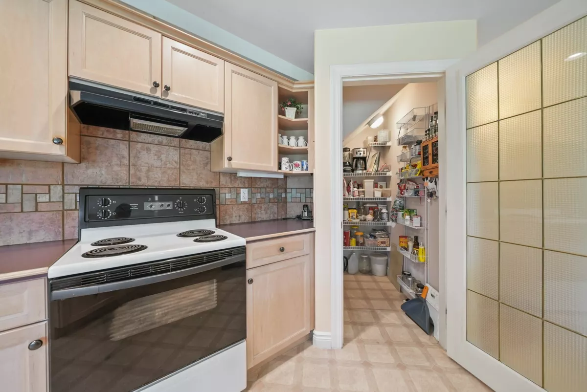 Primary Bathroom Photo of 6203 190 Street, Surrey, BC