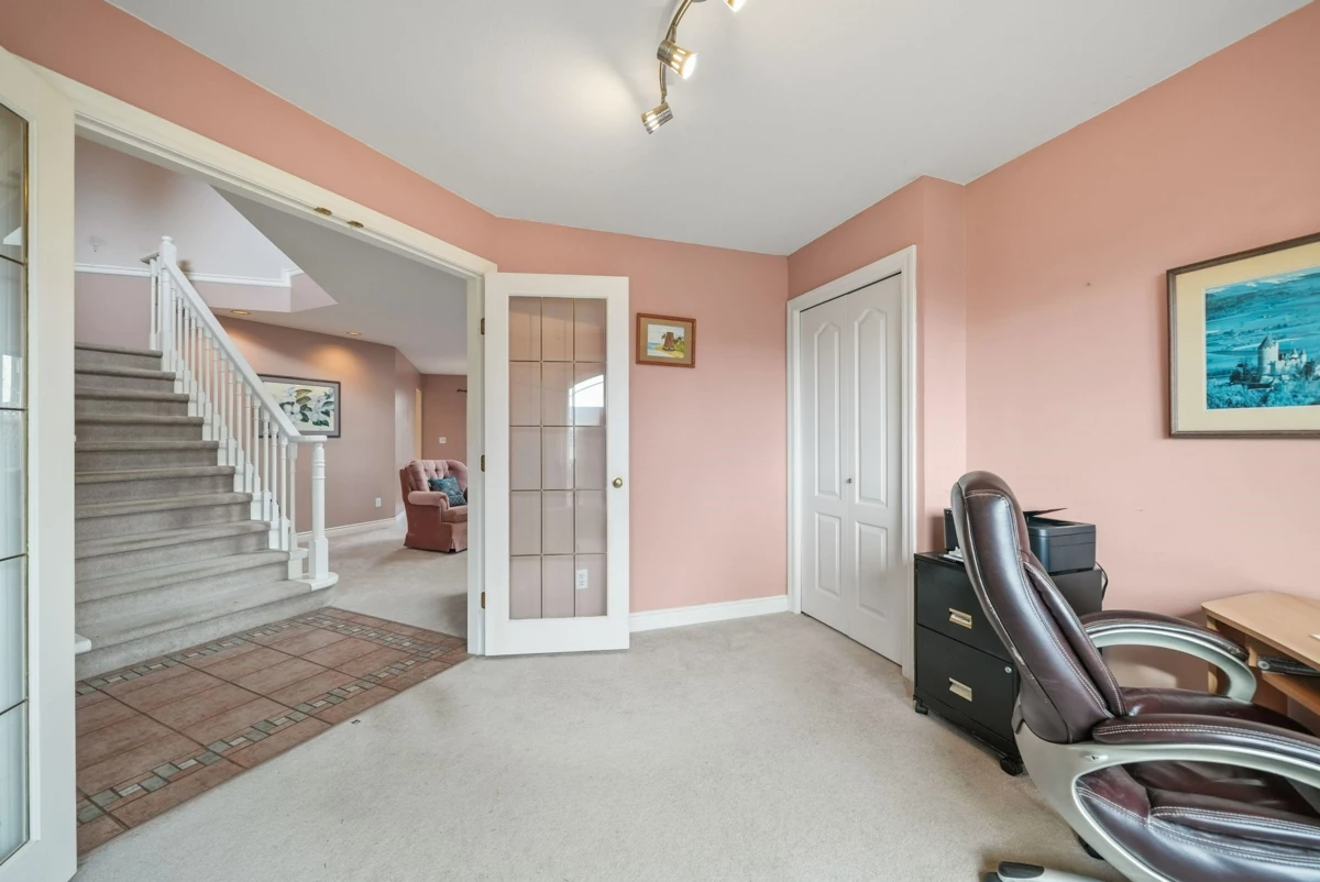 Walk-In Closet Photo of 6203 190 Street, Surrey, BC