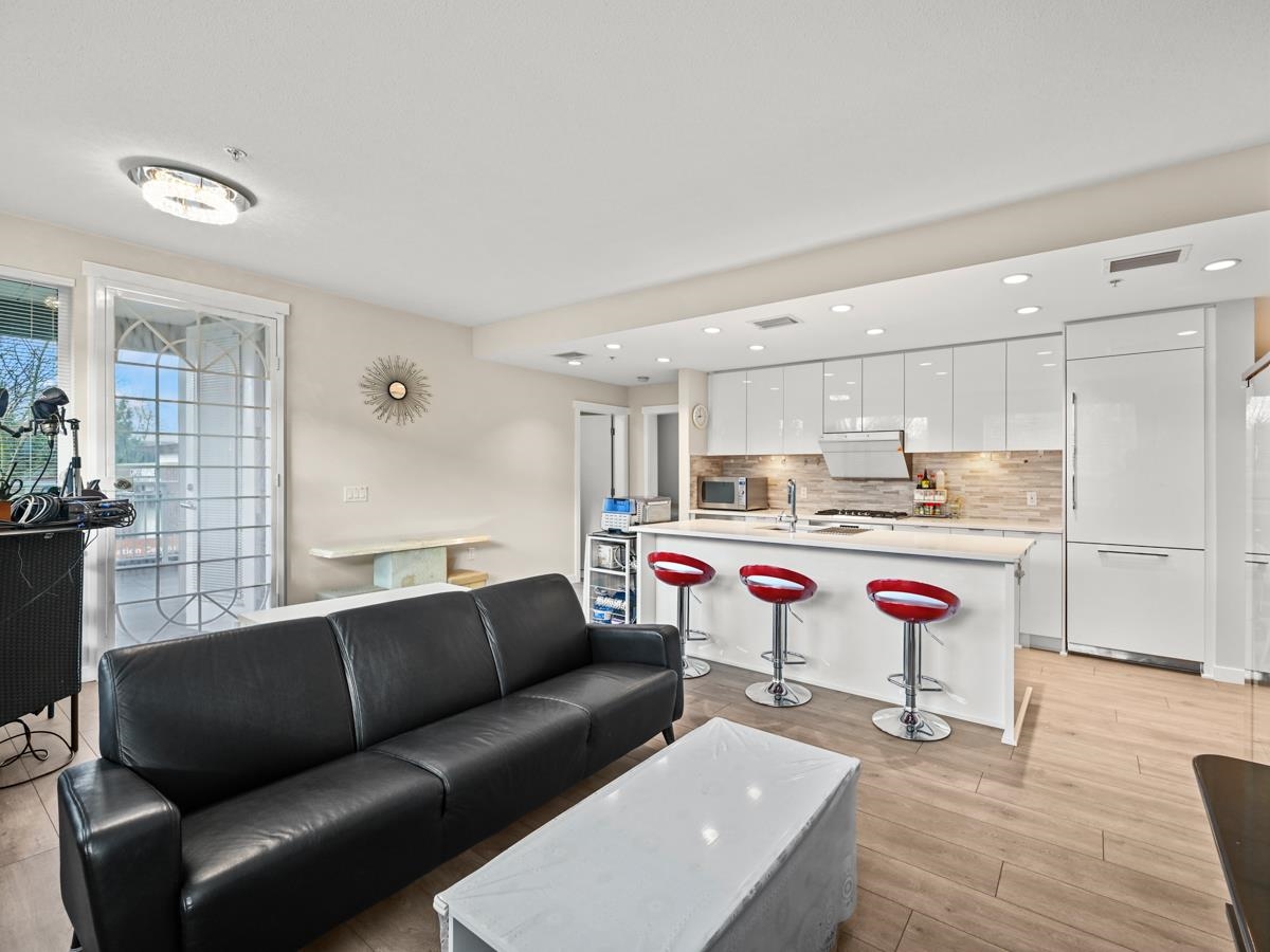 Dining Area Photo of 102 9213 Odlin Road, Richmond, BC