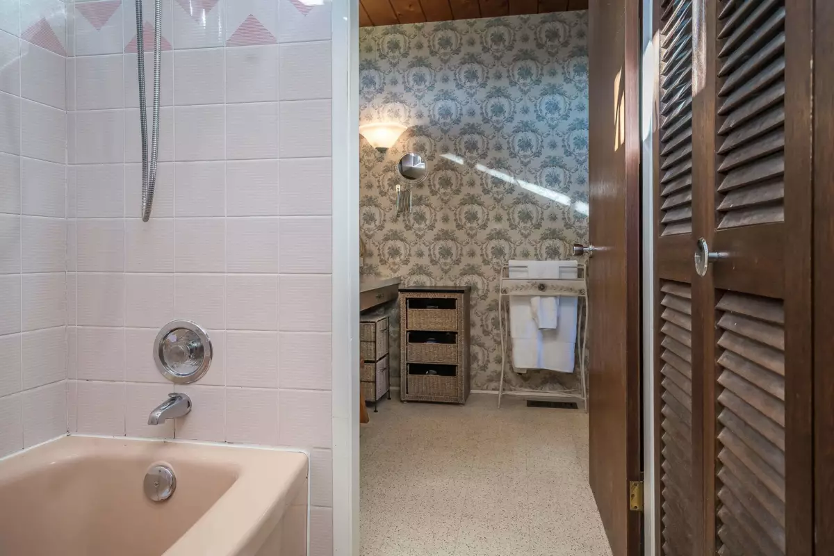 Entry Foyer Photo of 6572 Kempson Crescent, Delta, BC