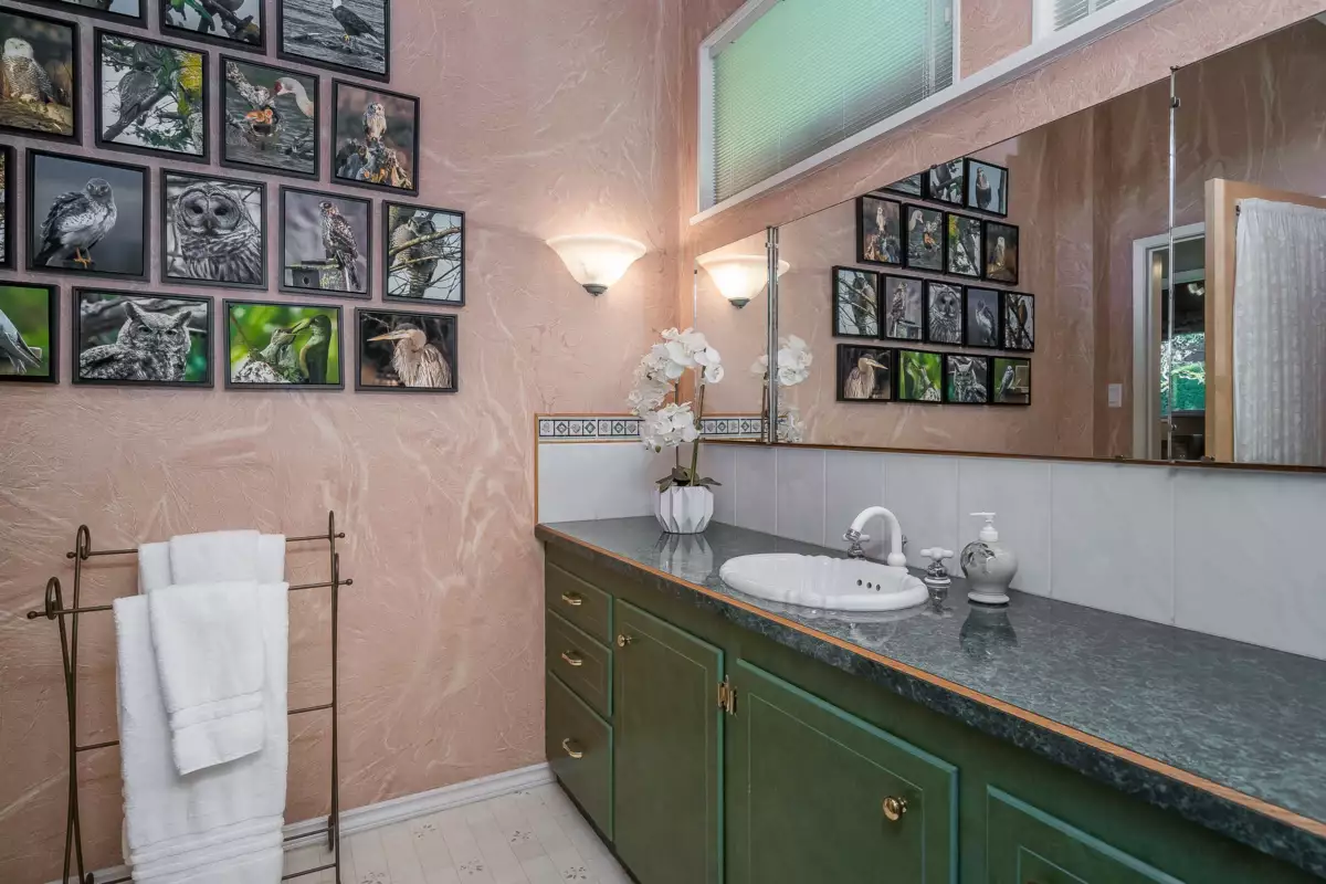 Laundry Room Photo of 6572 Kempson Crescent, Delta, BC