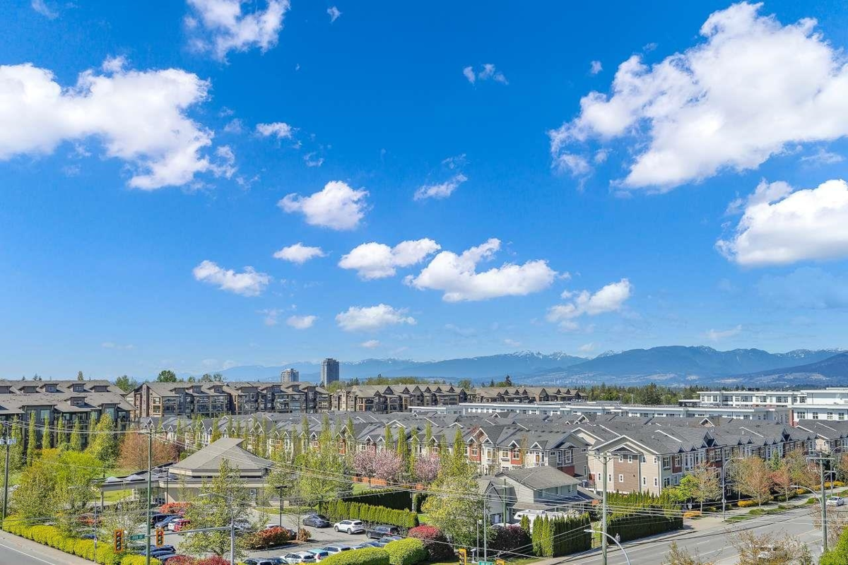 Hallway Photo of B615 20834 80 Avenue, Langley, BC