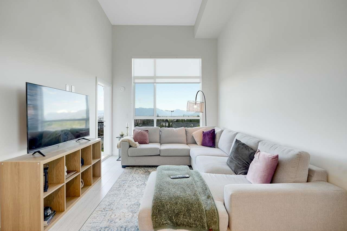 Kitchen Island Photo of B615 20834 80 Avenue, Langley, BC