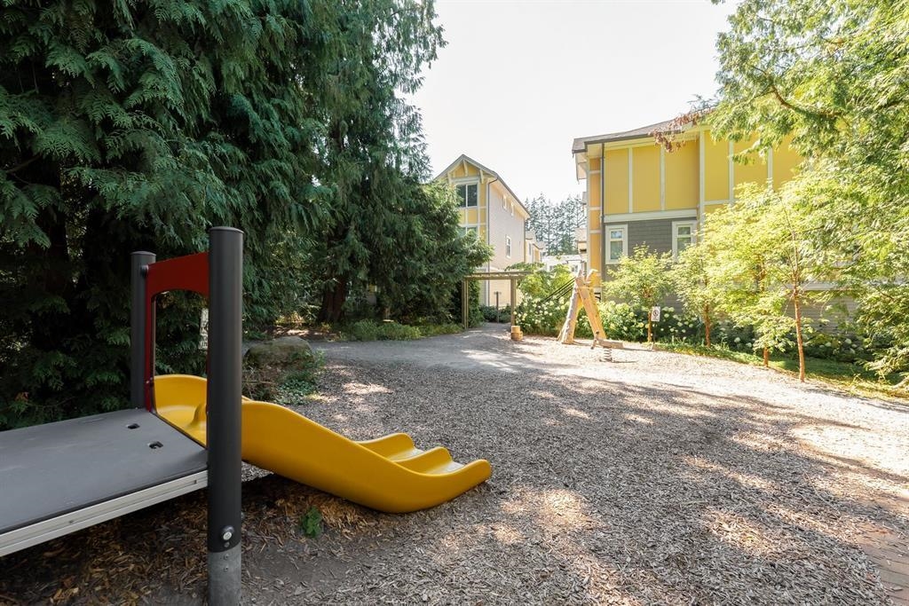 Backyard Photo of 2 9718 161a Street, Surrey, BC