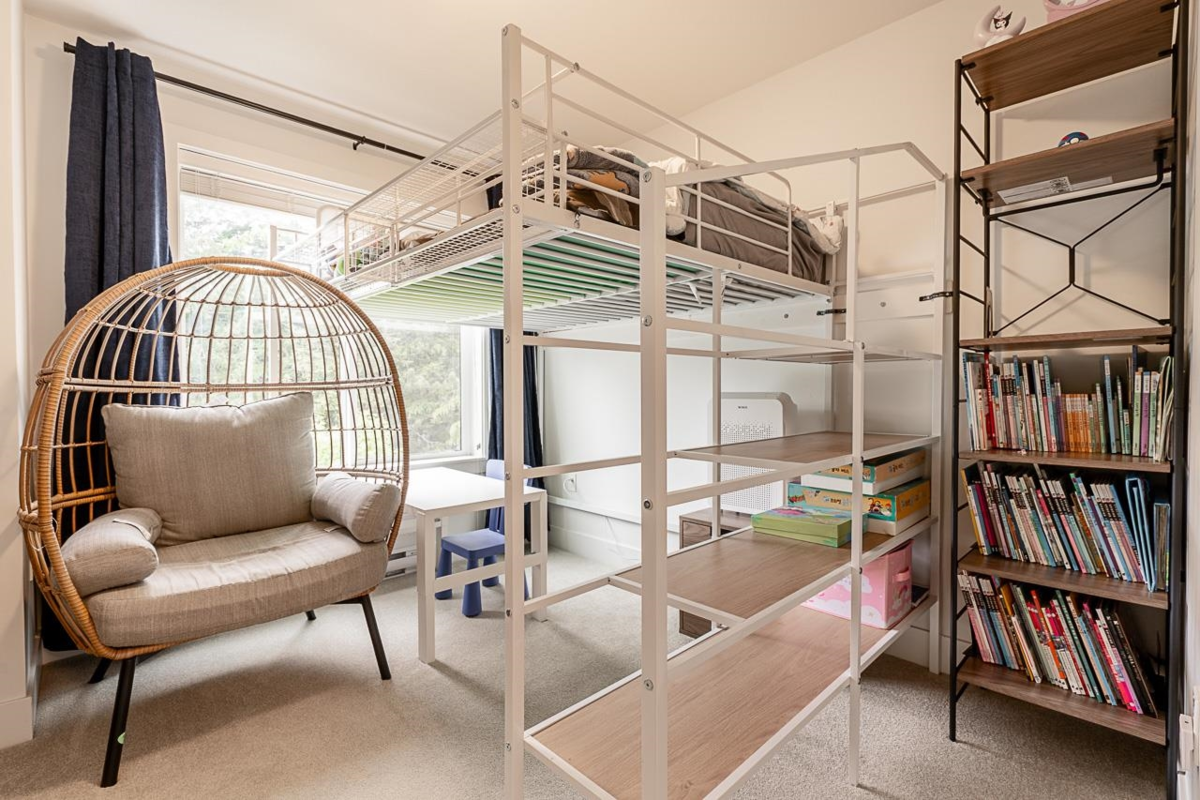 Basement Recreation Room Photo of 2 9718 161a Street, Surrey, BC