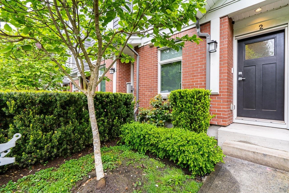 Dining Area Photo of 2 9718 161a Street, Surrey, BC