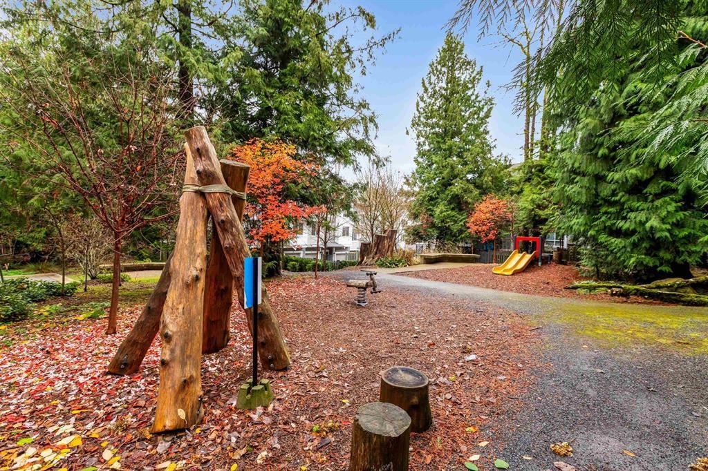 Garden / Landscaping Photo of 2 9718 161a Street, Surrey, BC