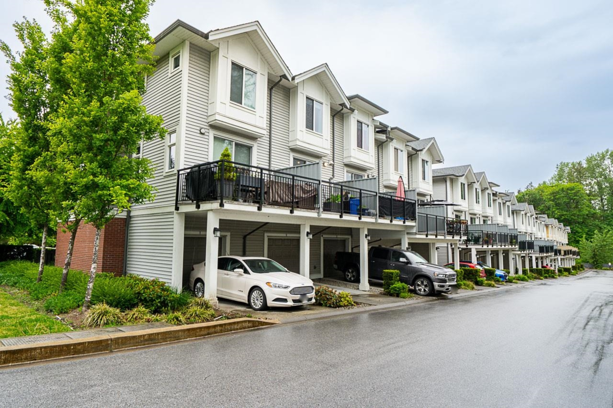 Outdoor Deck Photo of 2 9718 161a Street, Surrey, BC