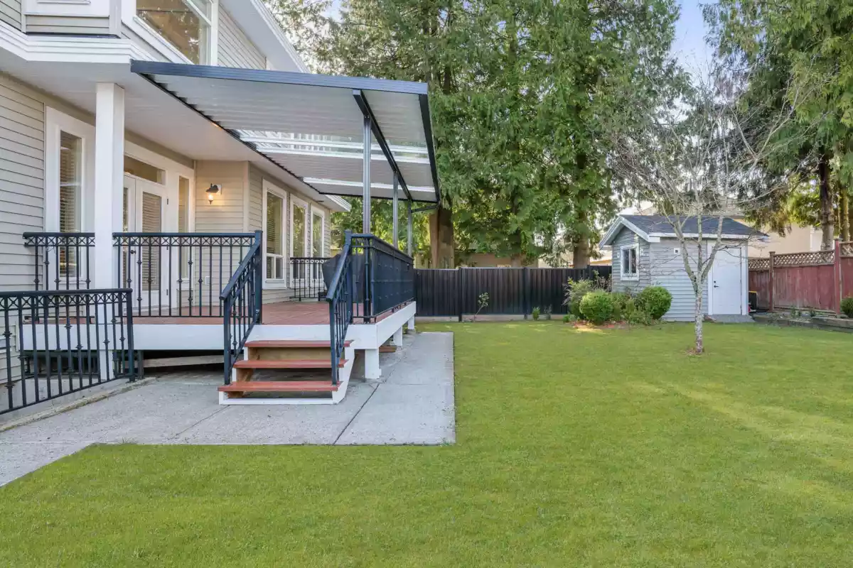 Entry Foyer Photo of 14225 69a Avenue, Surrey, BC