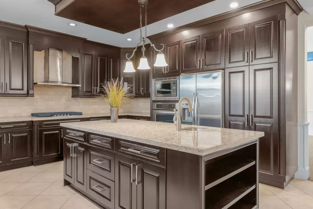 Kitchen Island Photo of 14225 69a Avenue, Surrey, BC