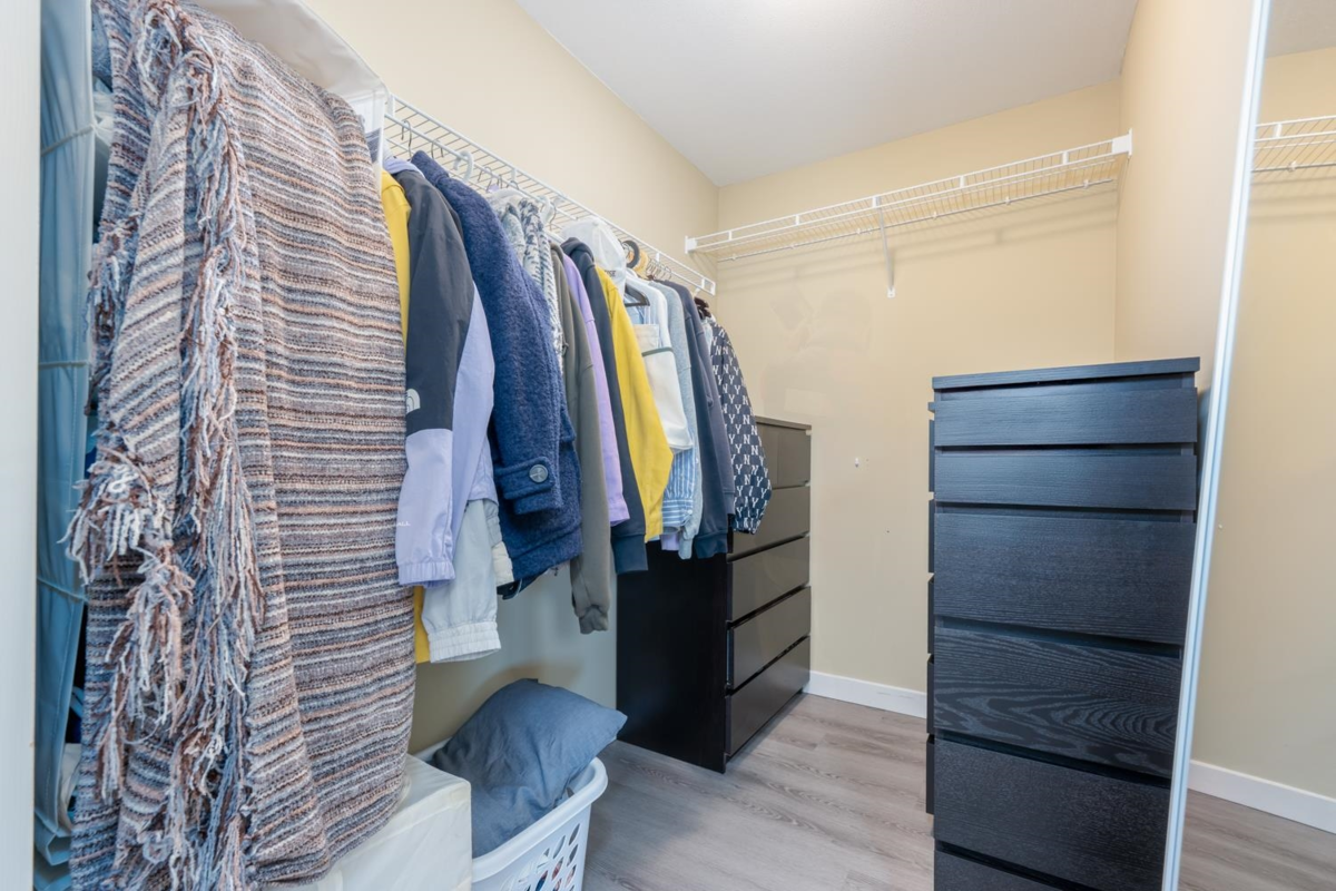 Laundry Room Photo of 2 8271 Francis Road, Richmond, BC