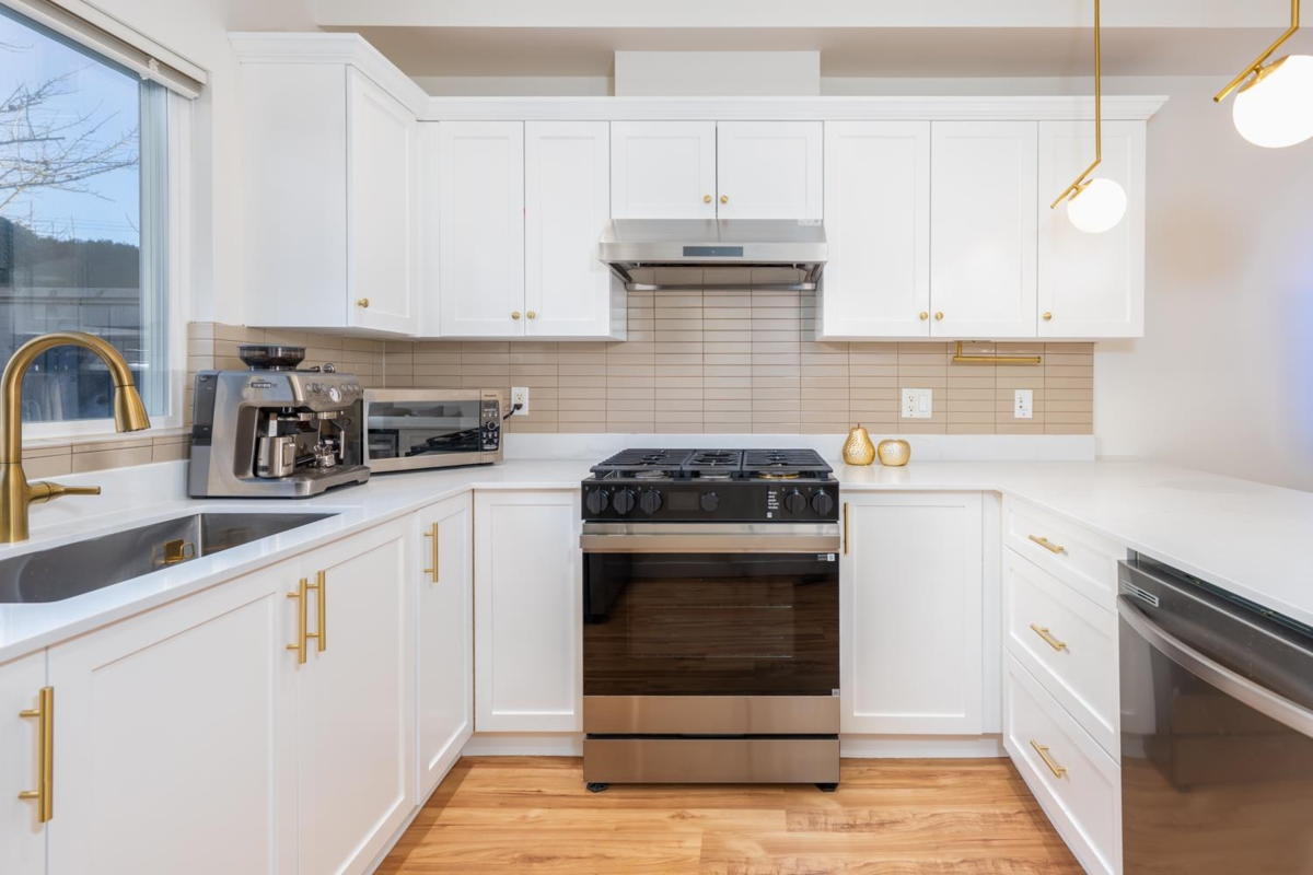 Walk-In Closet Photo of 2 8271 Francis Road, Richmond, BC