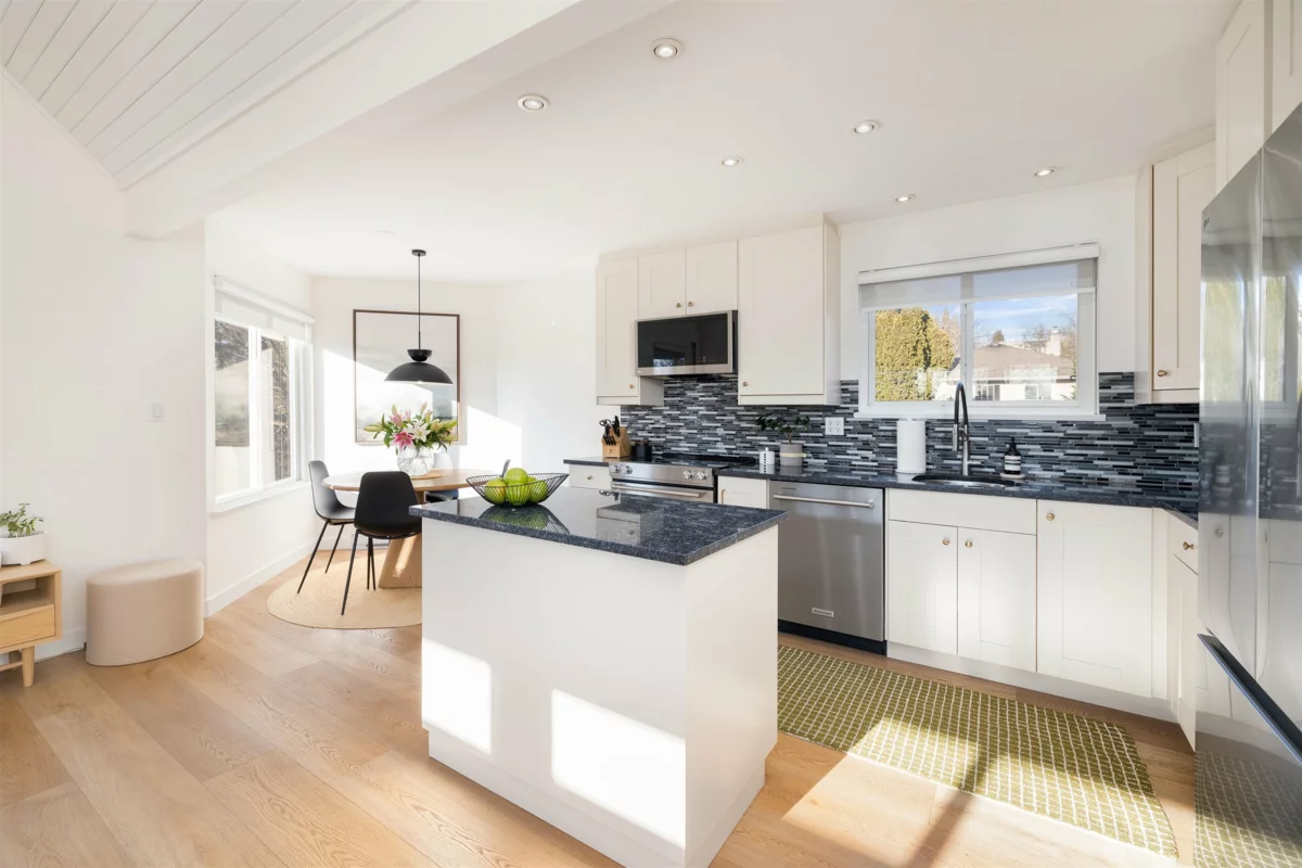 Living Room Photo of 416 St. Georges Avenue, North Vancouver, BC