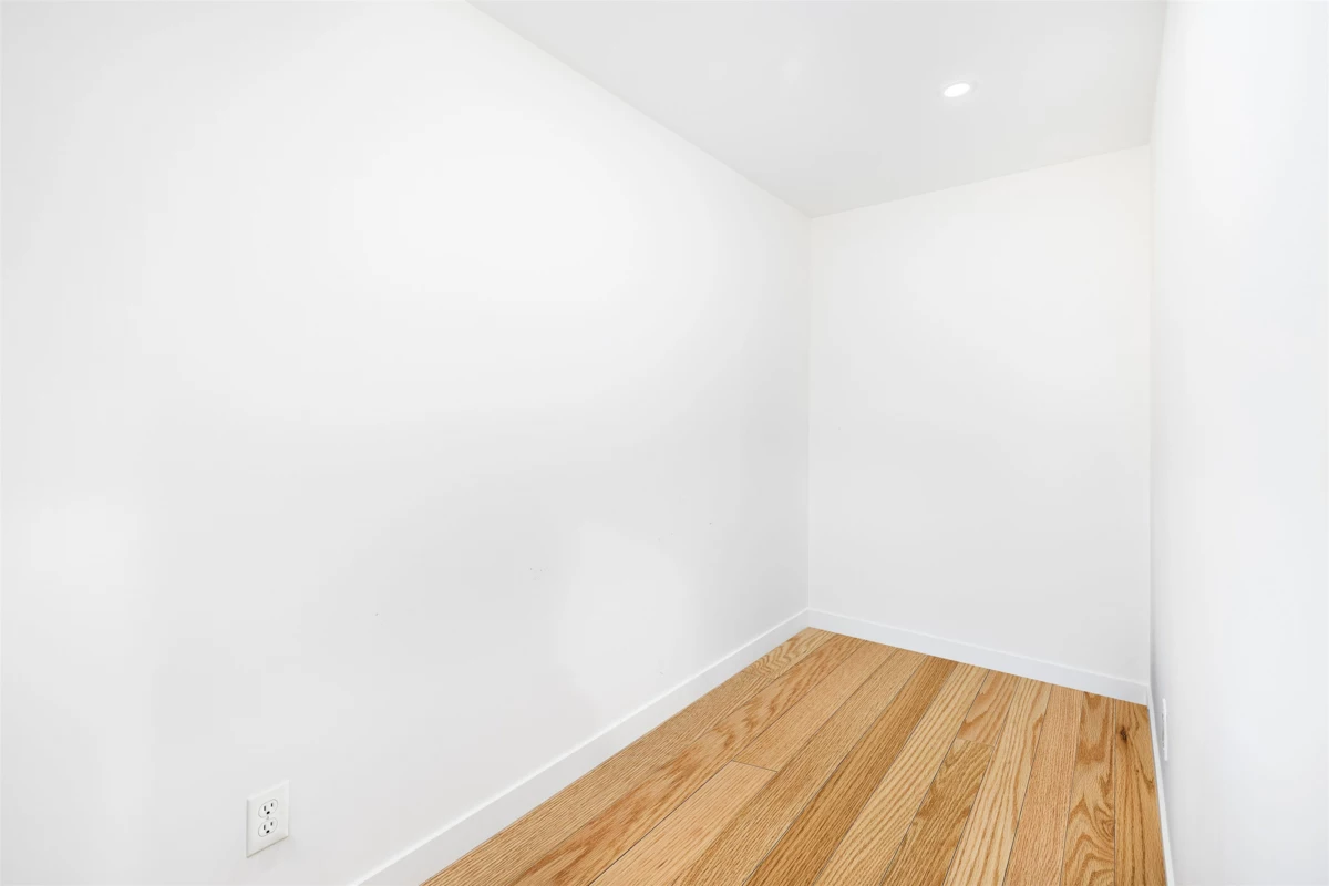 Loft / Bonus Room Photo of 416 St. Georges Avenue, North Vancouver, BC