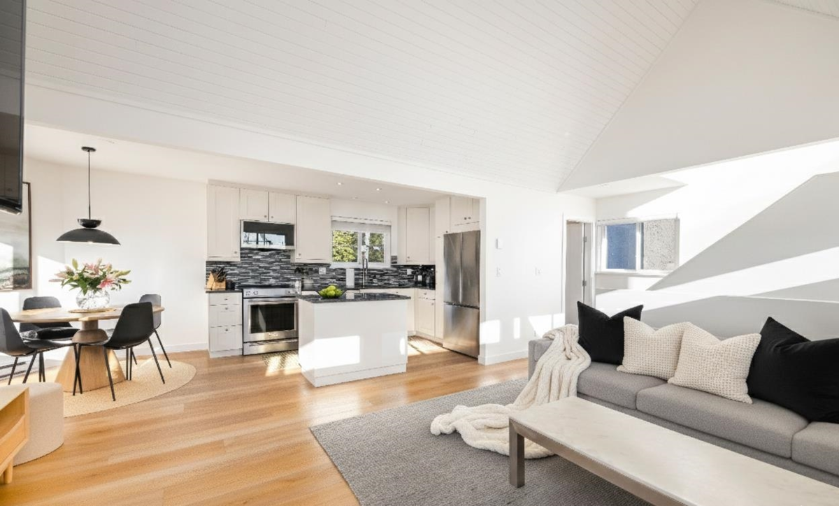 Primary Bedroom Photo of 416 St. Georges Avenue, North Vancouver, BC