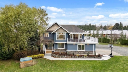 Hot Tub / Spa Photo of 43057 Vedder Mountain Road, Yarrow, BC