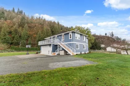 Outdoor Kitchen Photo of 43057 Vedder Mountain Road, Yarrow, BC