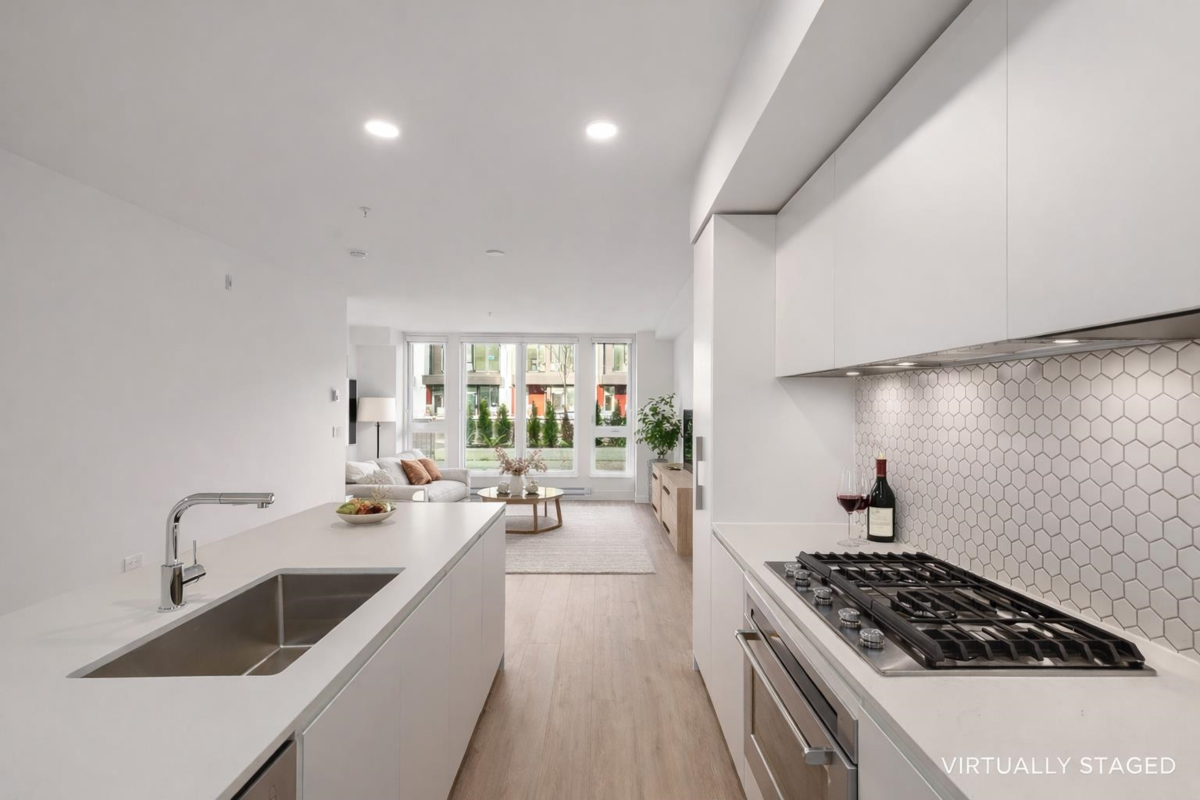 Kitchen Island Photo of 101 1504 Scott Crescent, Squamish, BC