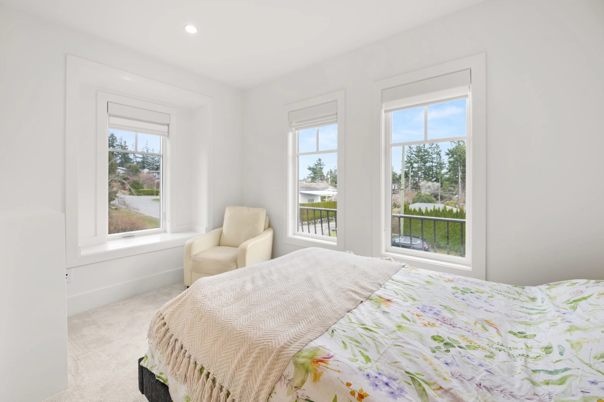 Basement Recreation Room Photo of 1113 Dolphin Street, White Rock, BC