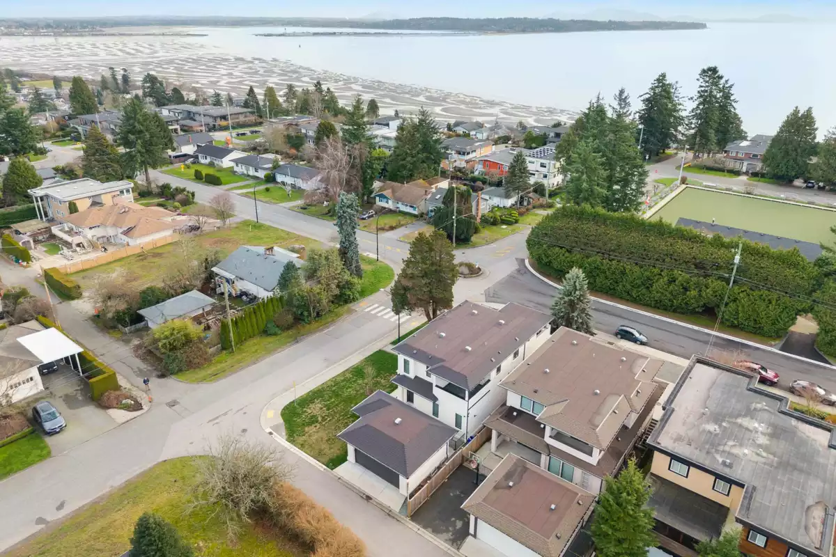 Community Amenities Photo (Clubhouse) of 1113 Dolphin Street, White Rock, BC