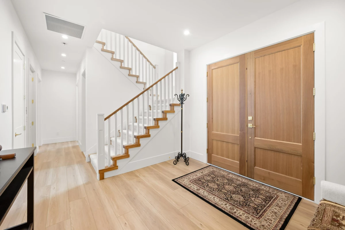 Family Room Photo of 1113 Dolphin Street, White Rock, BC