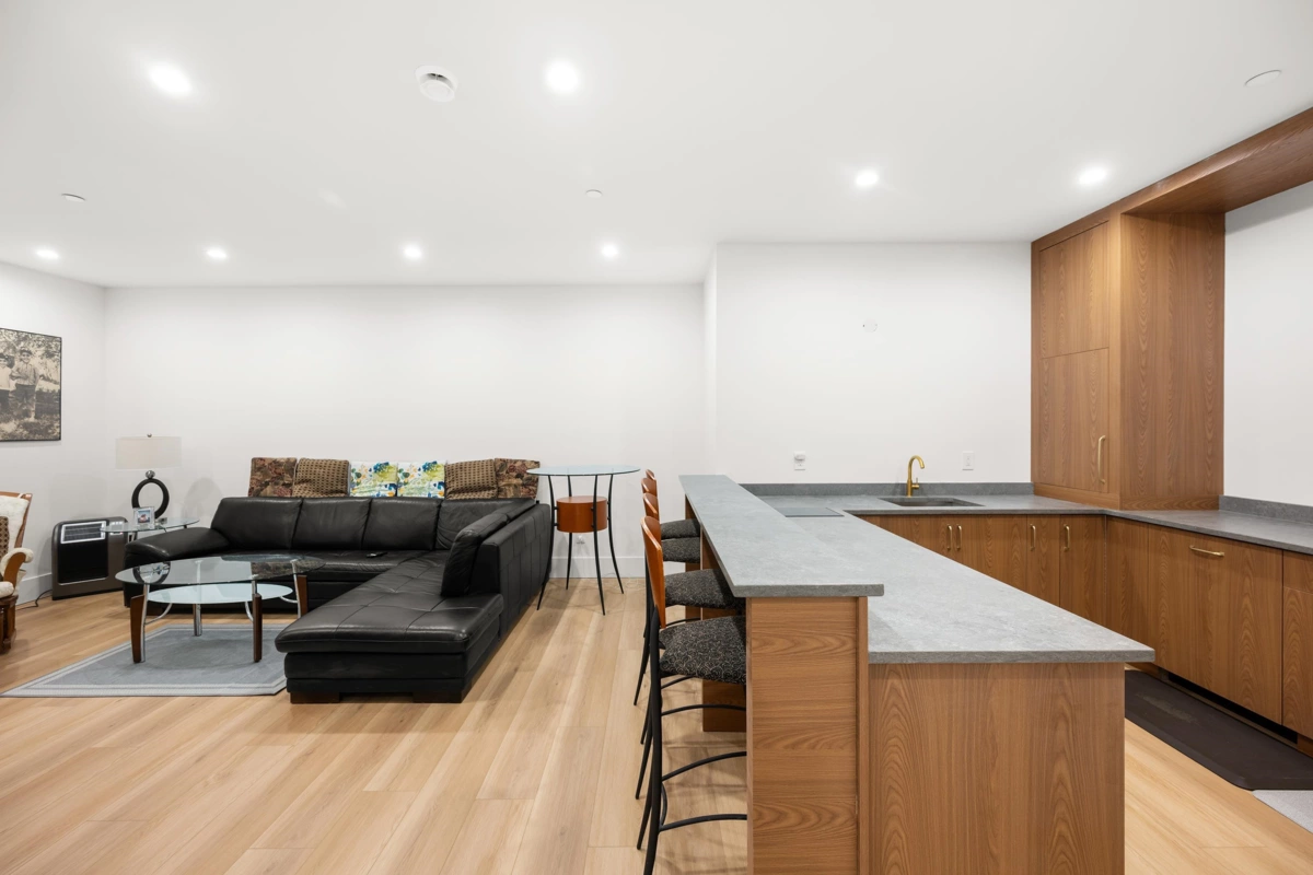 Garden / Landscaping Photo of 1113 Dolphin Street, White Rock, BC