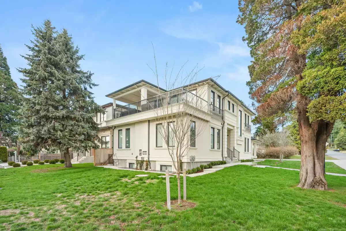 Living Room Photo of 1113 Dolphin Street, White Rock, BC