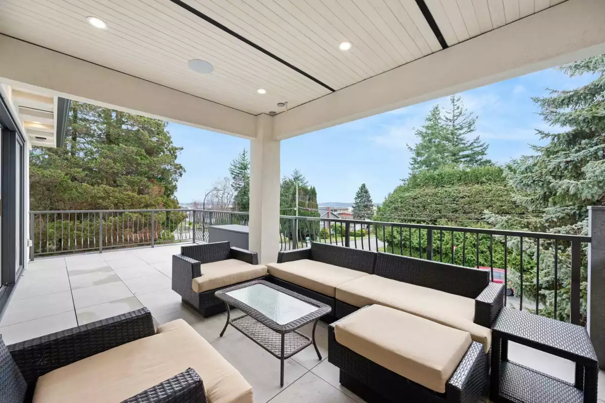 Primary Bathroom Photo of 1113 Dolphin Street, White Rock, BC