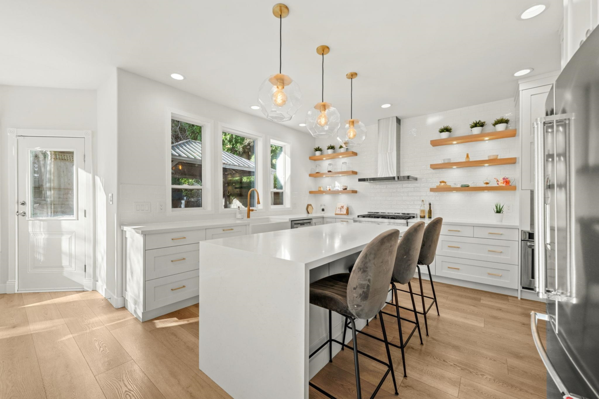 Dining Area Photo of 1725 Orkney Place, North Vancouver, BC
