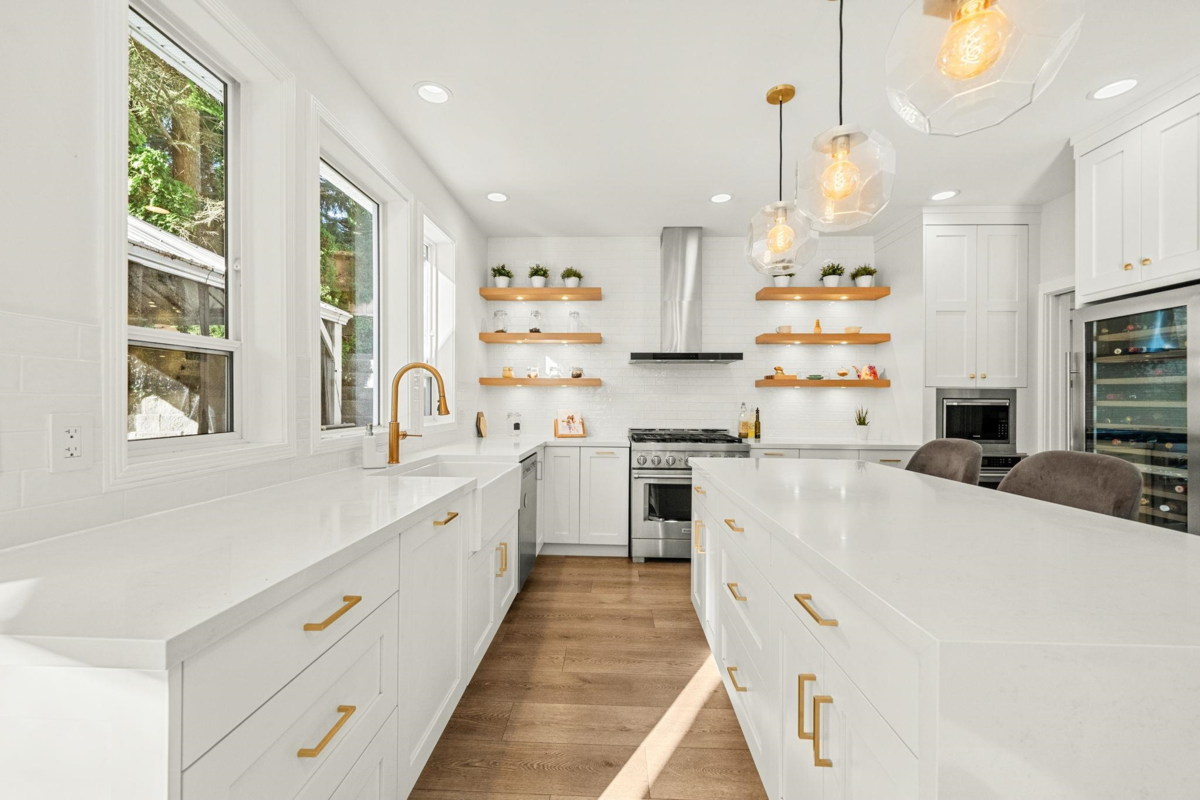 Kitchen Island Photo of 1725 Orkney Place, North Vancouver, BC