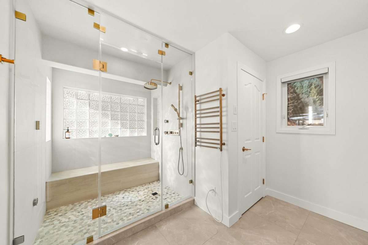 Laundry Room Photo of 1725 Orkney Place, North Vancouver, BC