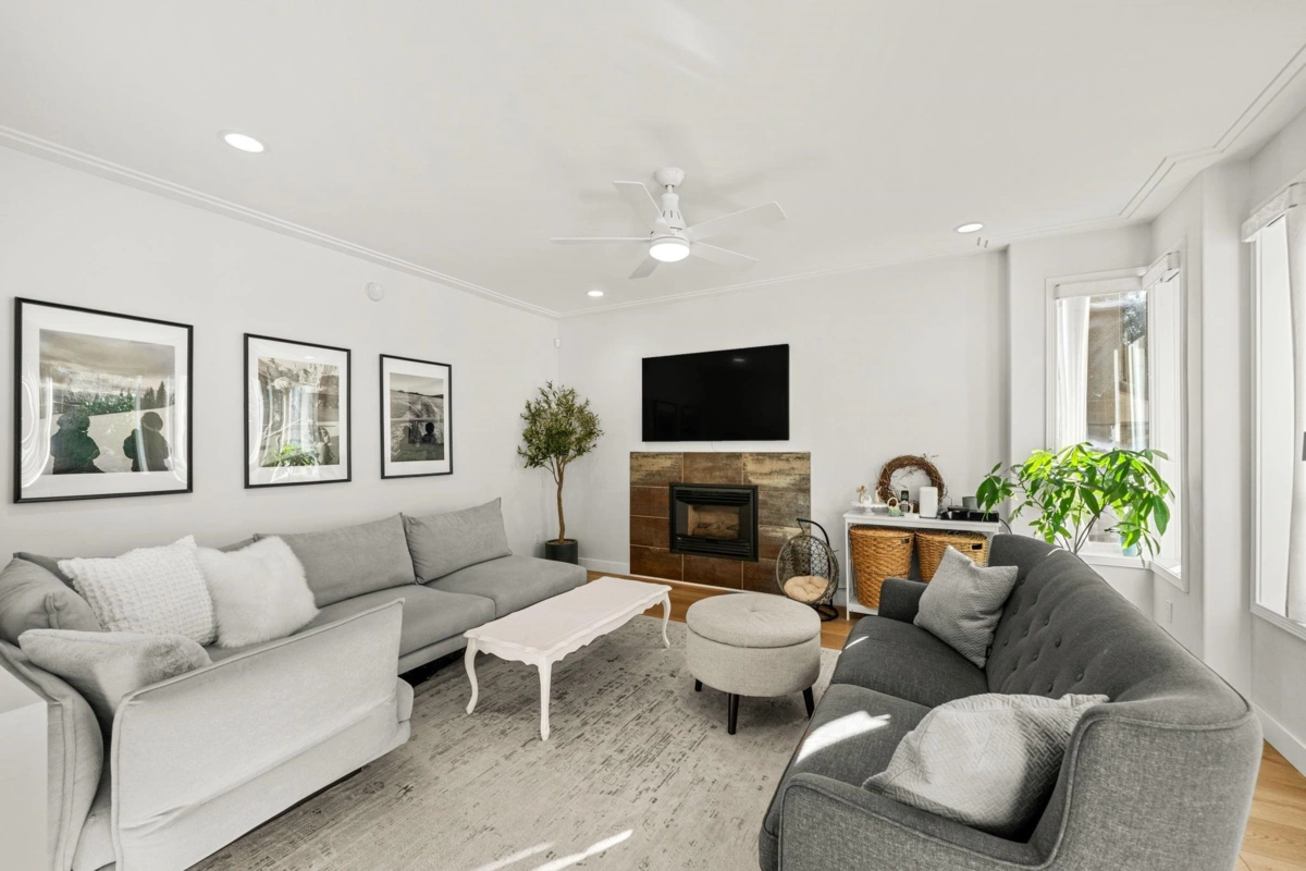 Primary Bathroom Photo of 1725 Orkney Place, North Vancouver, BC