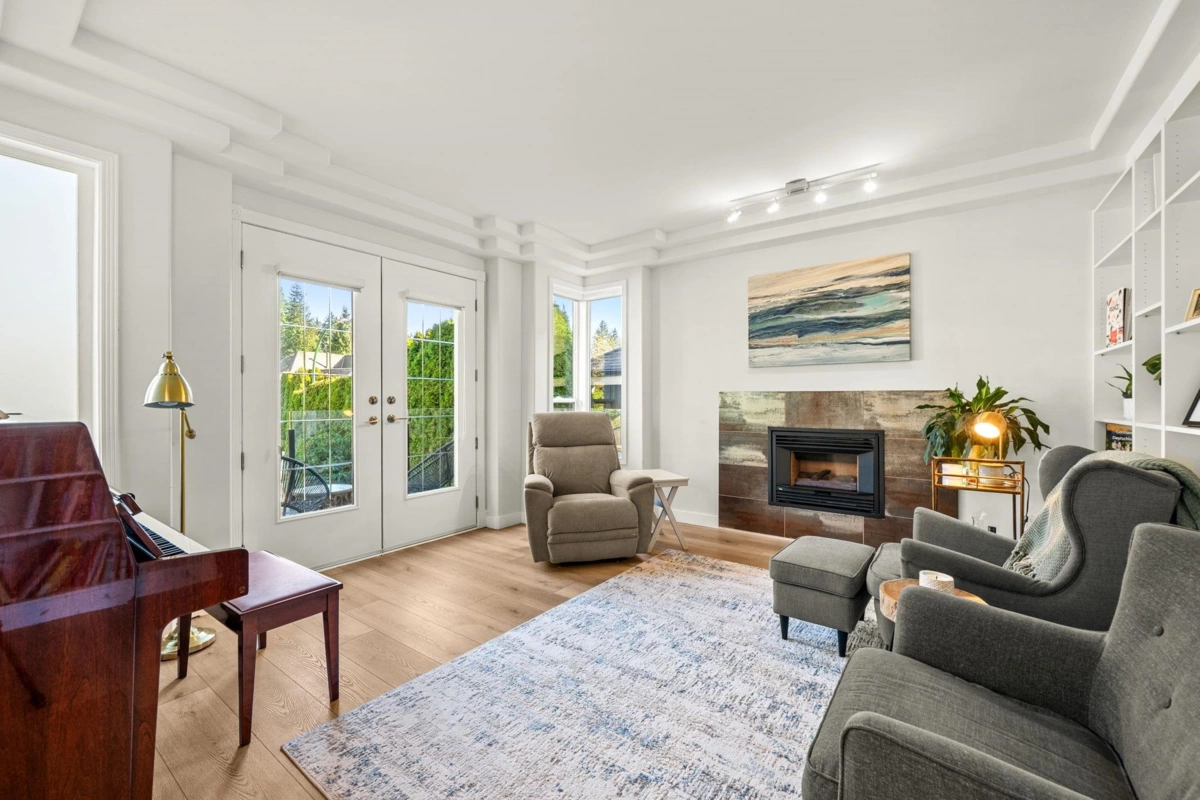 Walk-In Closet Photo of 1725 Orkney Place, North Vancouver, BC