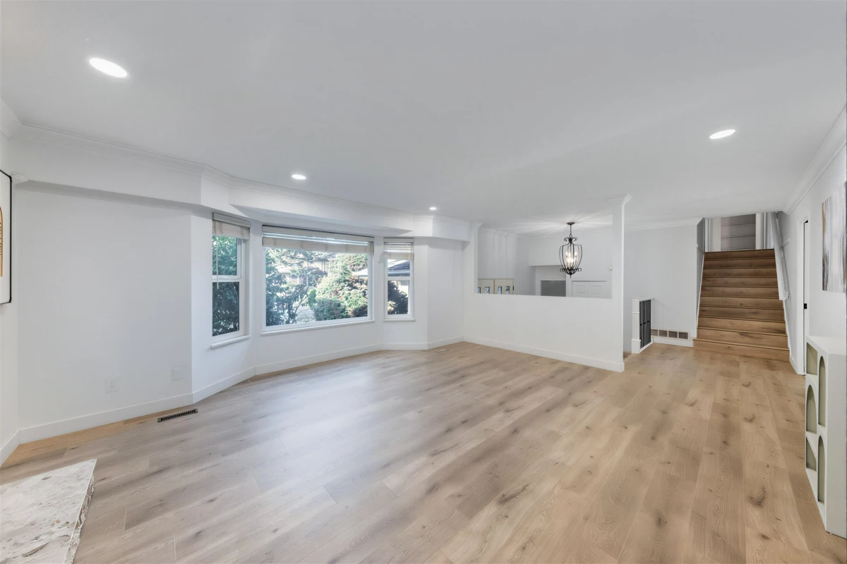 Breakfast Nook Photo of 7920 Willowfield Drive, Richmond, BC