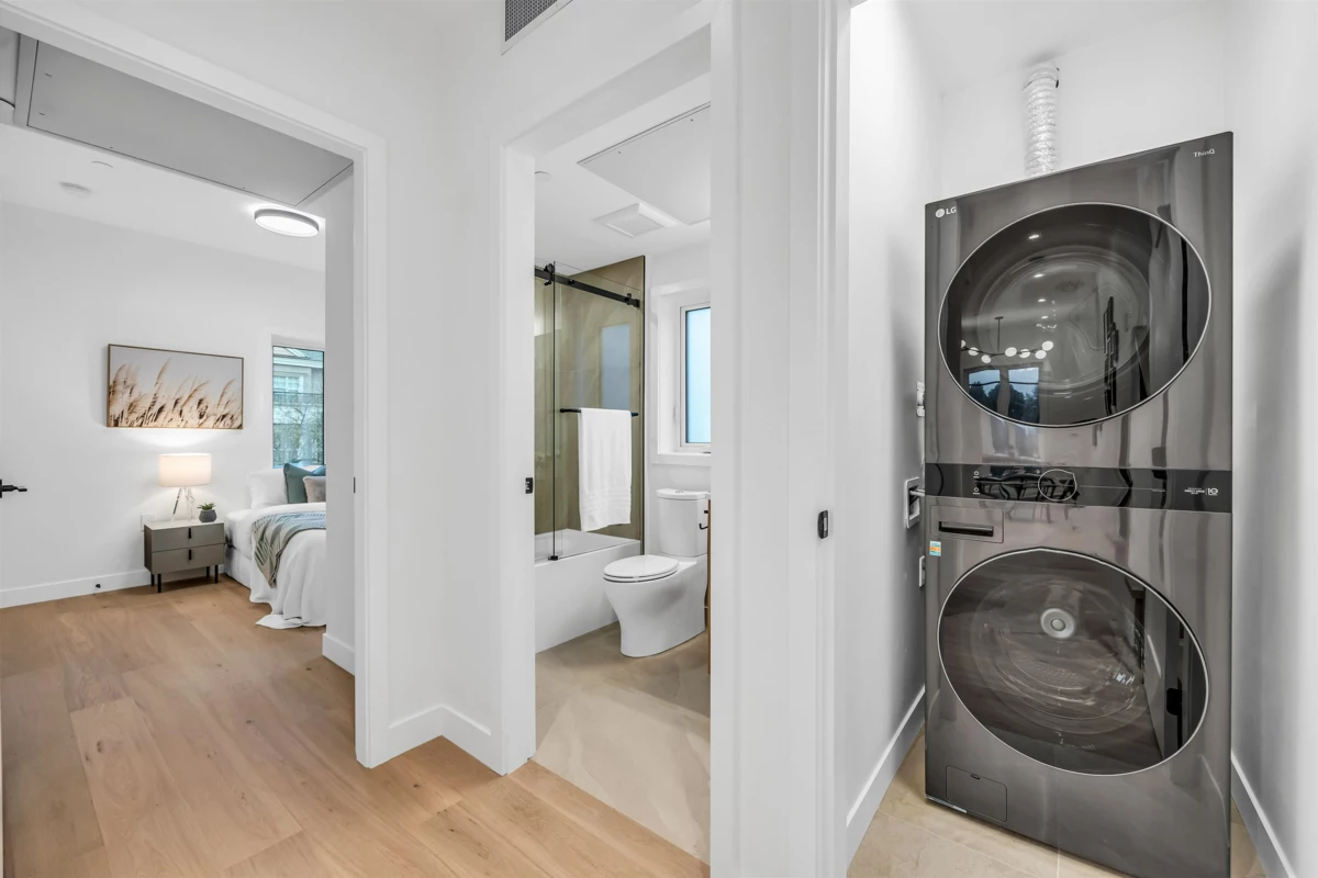 Kitchen Island Photo of 1012 W 52nd Avenue, Vancouver, BC