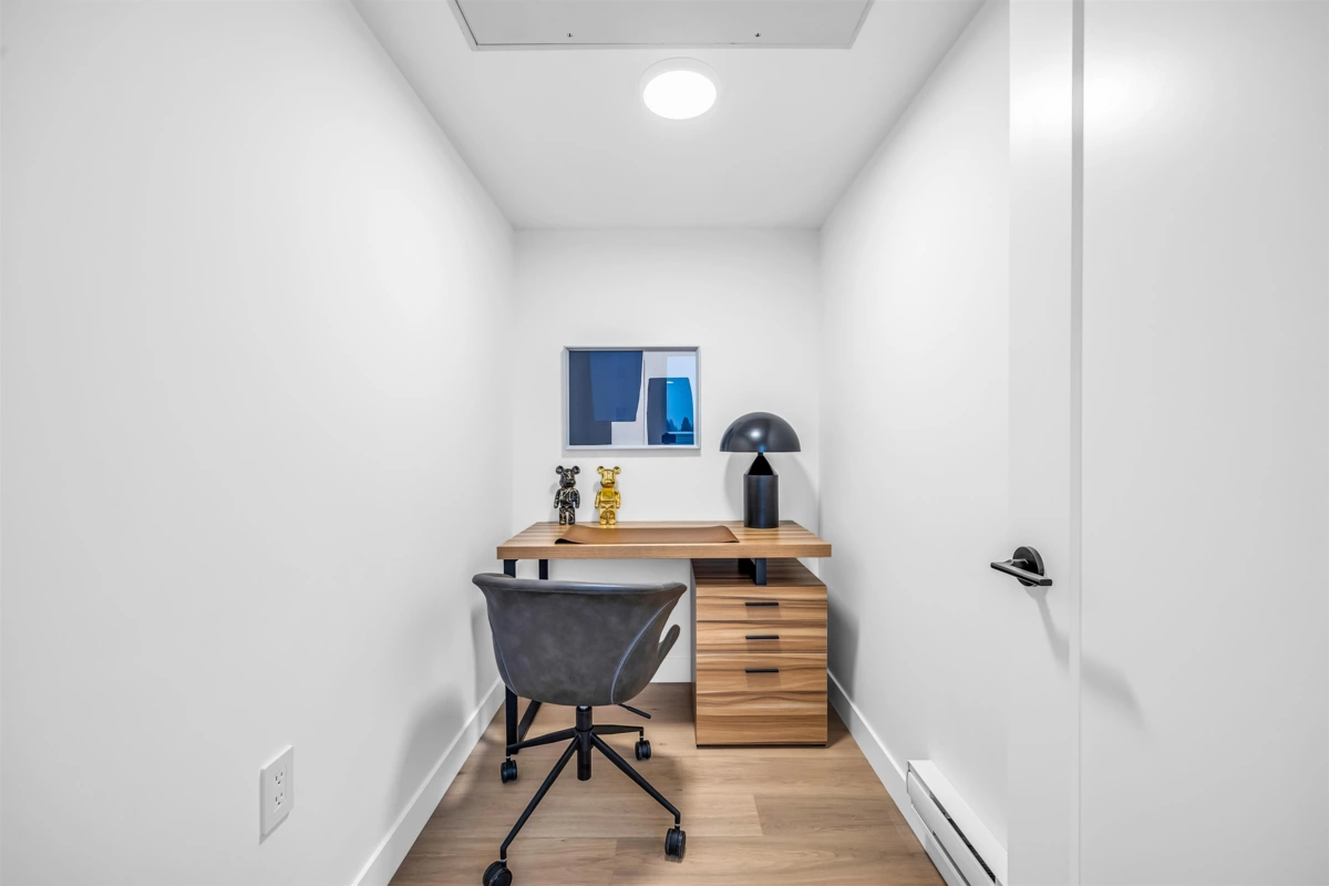 Powder Room Photo of 1012 W 52nd Avenue, Vancouver, BC