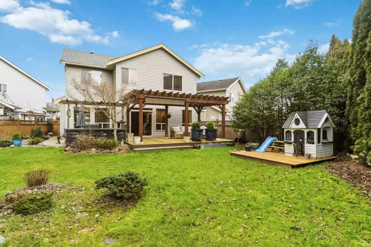 Backyard Photo of 864 Vedder Place, Port Coquitlam, BC