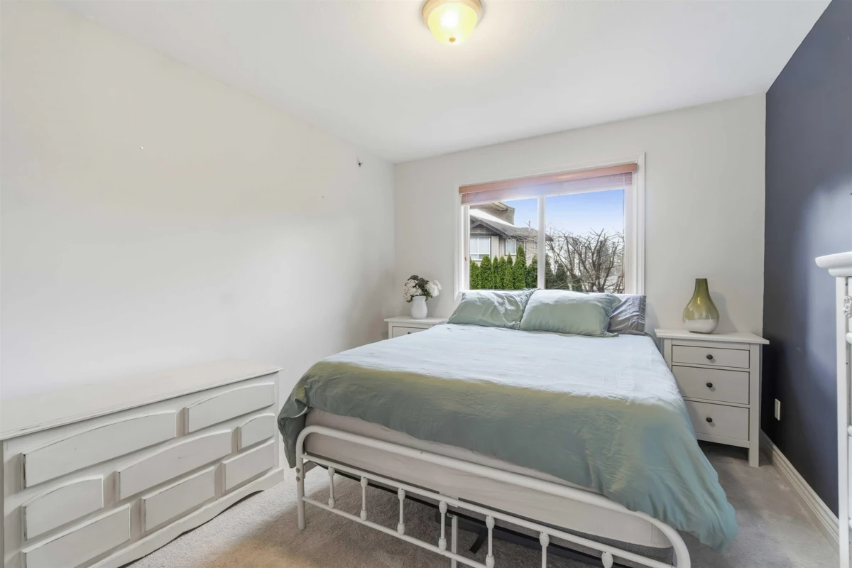 Basement Recreation Room Photo of 864 Vedder Place, Port Coquitlam, BC