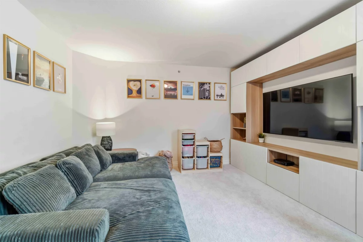 Office / Den Photo of 864 Vedder Place, Port Coquitlam, BC