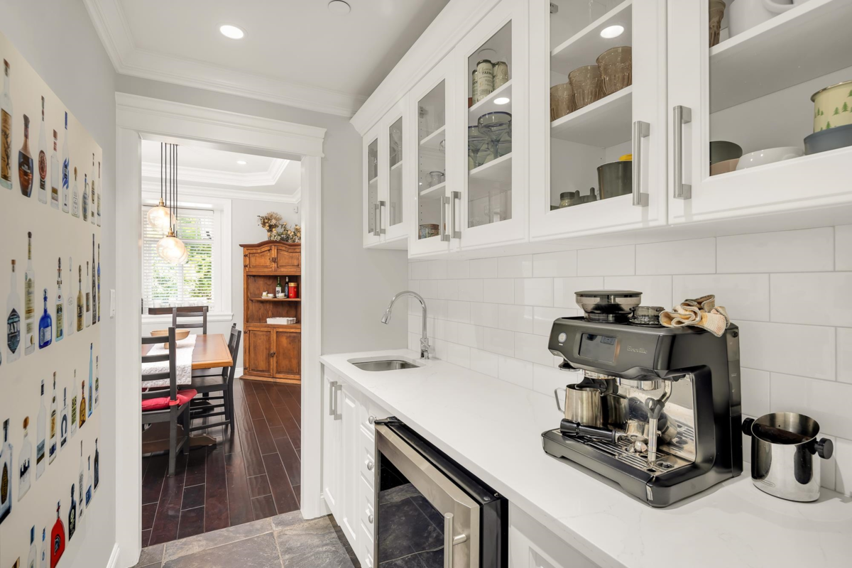 Bedroom 4 Photo of 1020 Jay Crescent, Squamish, BC