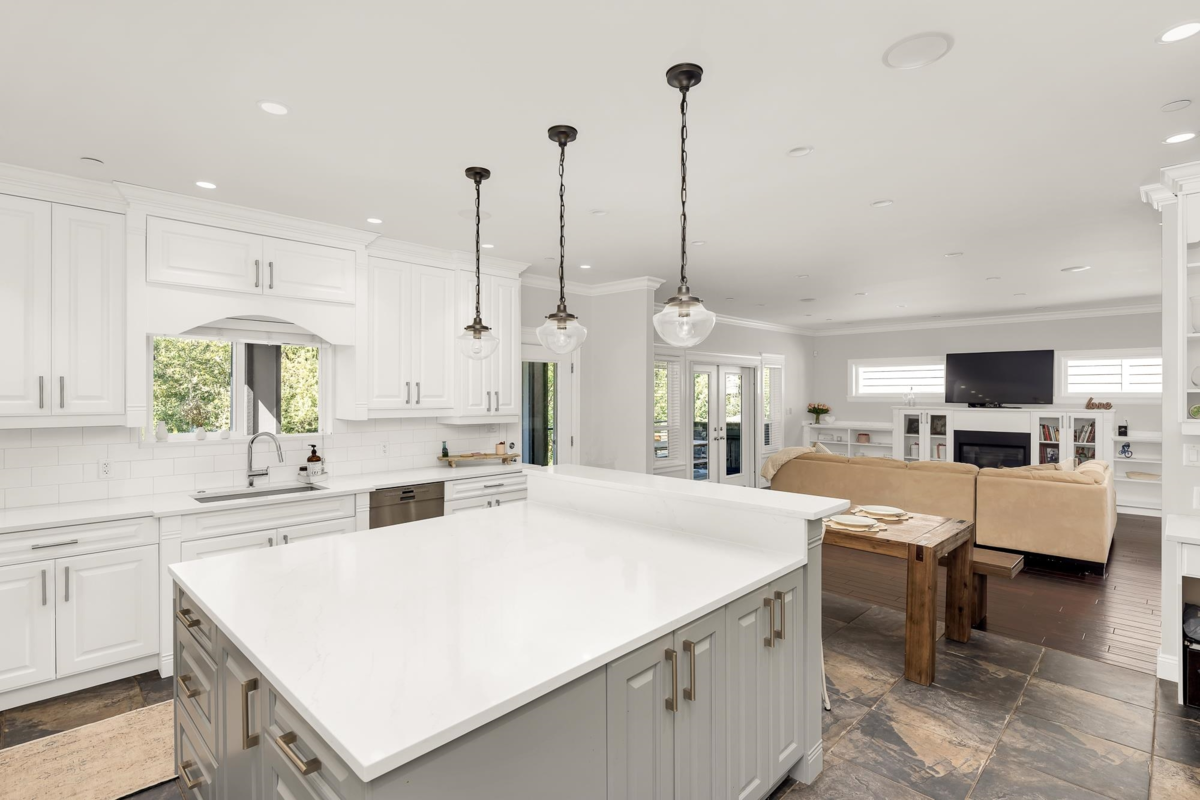 Breakfast Nook Photo of 1020 Jay Crescent, Squamish, BC