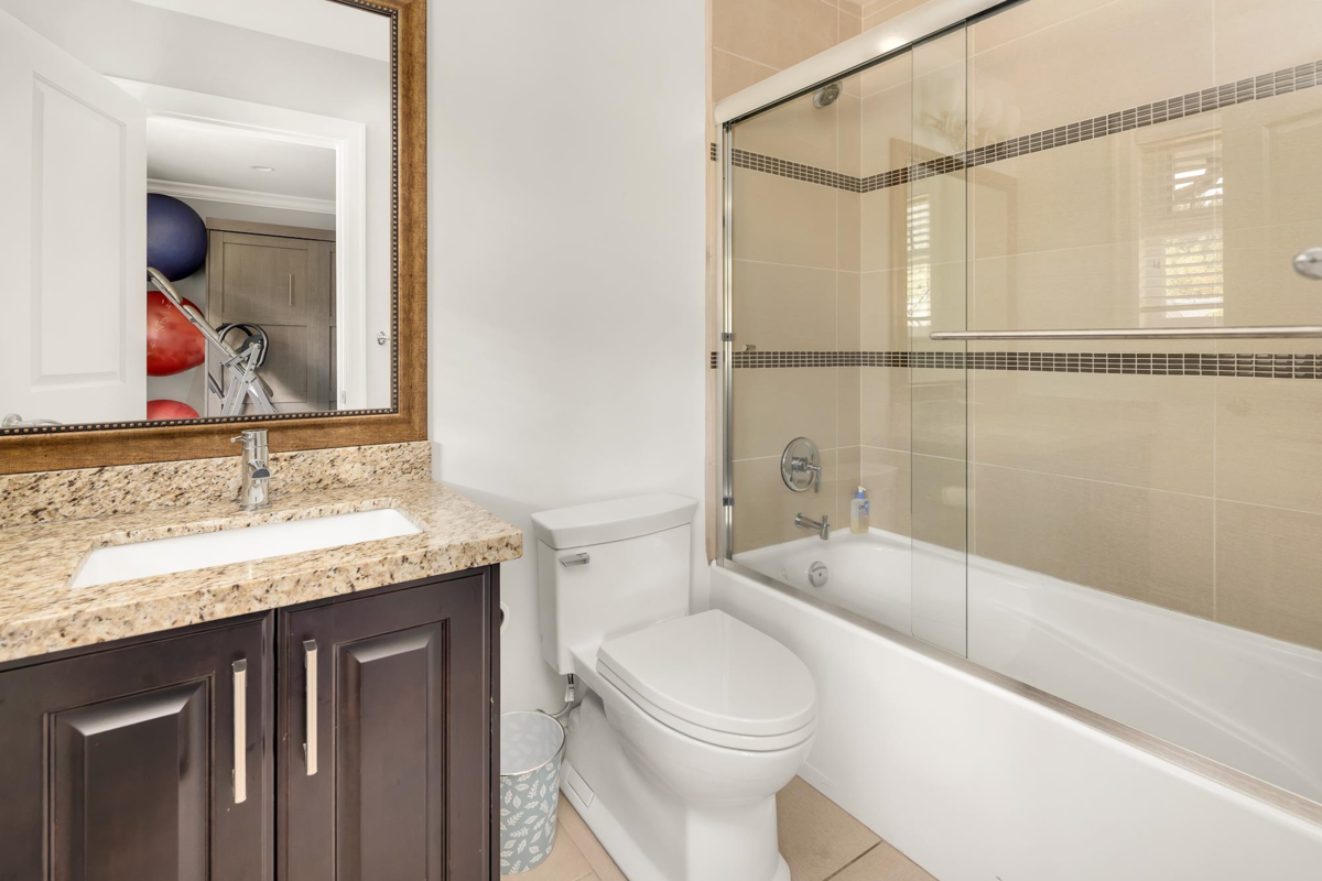 Dining Area Photo of 1020 Jay Crescent, Squamish, BC