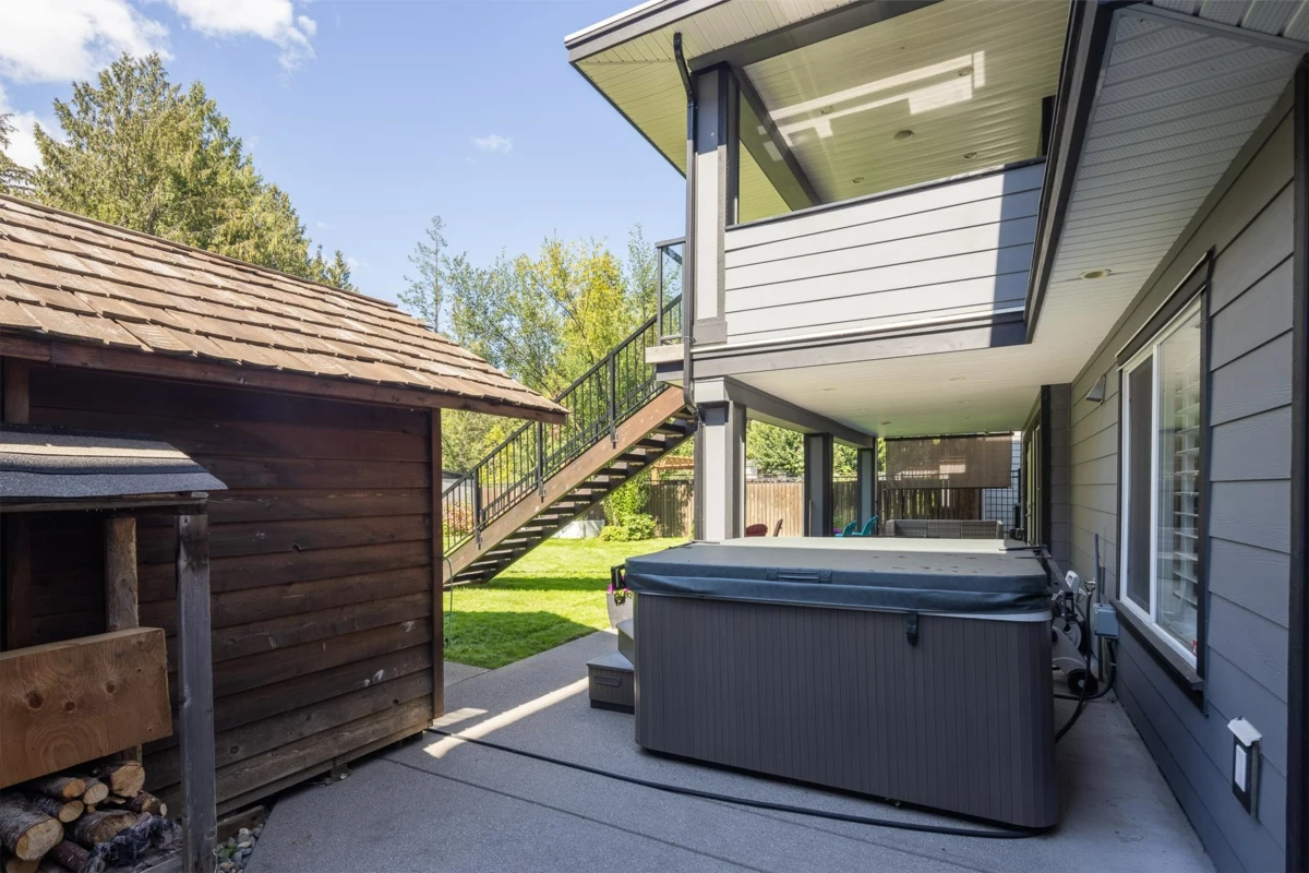 Fitness Center Photo Near 1020 Jay Crescent, Squamish, BC